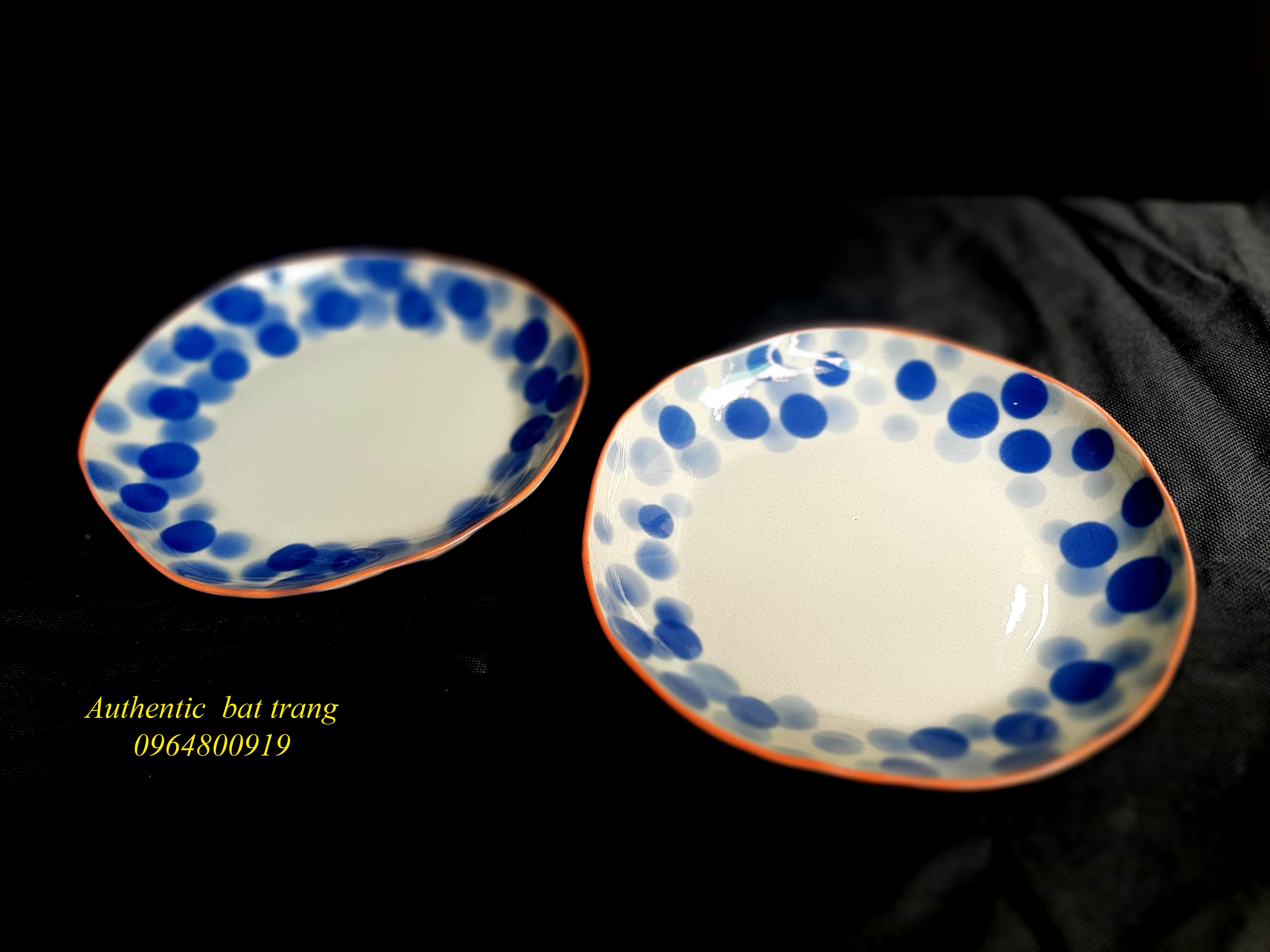 Blue dots plates/ Đĩa méo xuât âu họa chấm bi xanh cô ban, sản xuất tại xưởng gốm sứ Authentic bat trang