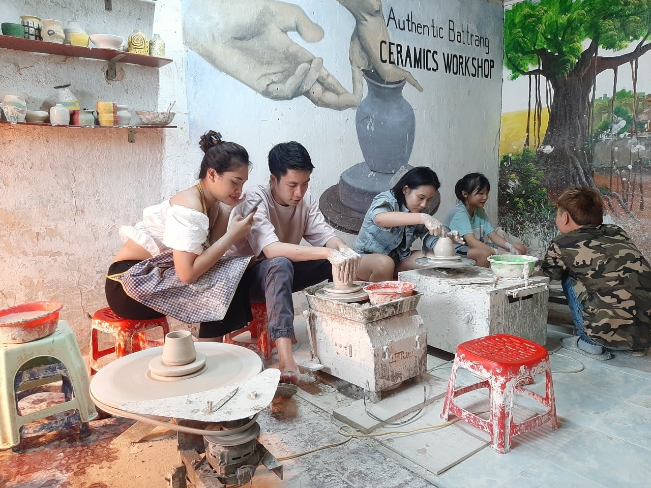 Lớp trải nghiệm Tô Tượng ngay tại trung tâm phố cổ Hanoi ( cạnh hồ hoàn kiếm ) xin được phép bắt đầu