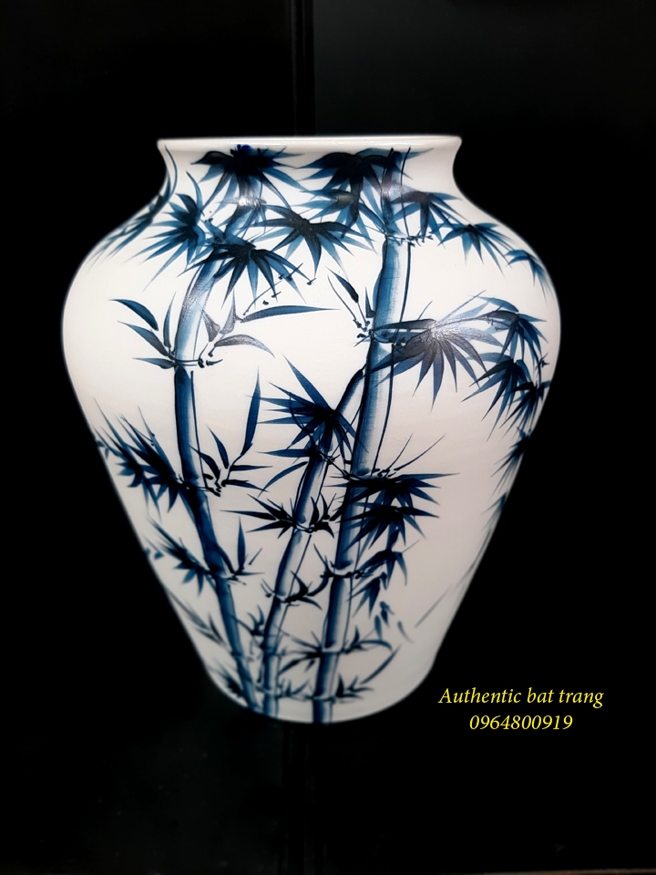 Lotus vases / Bình cắm hoa sen, hoa ly , siêu phẩm tuyệt đẹp, sản phẩm vẽ và vuốt tay thủ công, họa tiết tre Việt nam, sản xuất tại xưởng gốm sứ Authentic bat trang