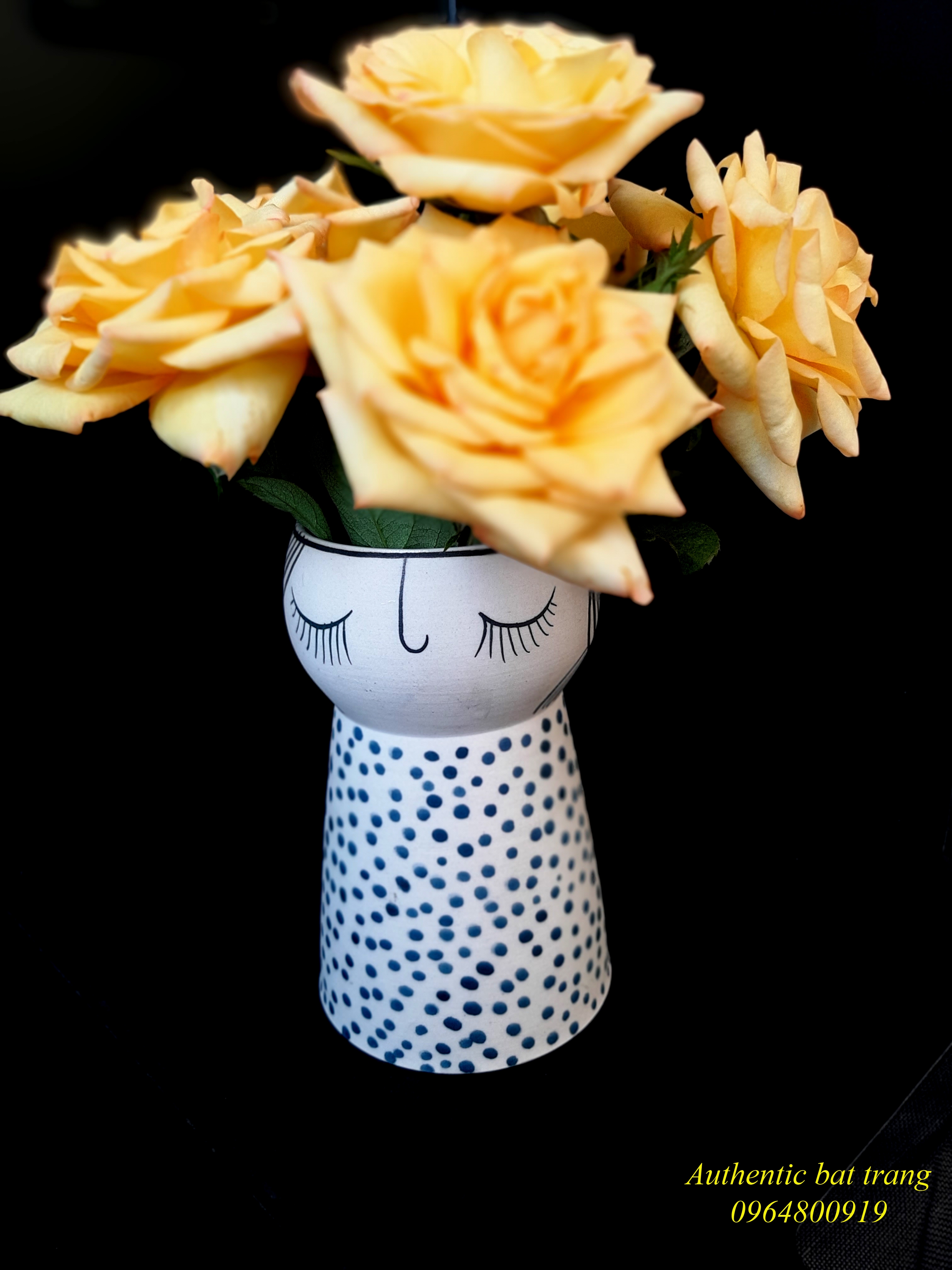 hand painted and hand made vase - bình cắm hoa vẽ tay và vuốt tay