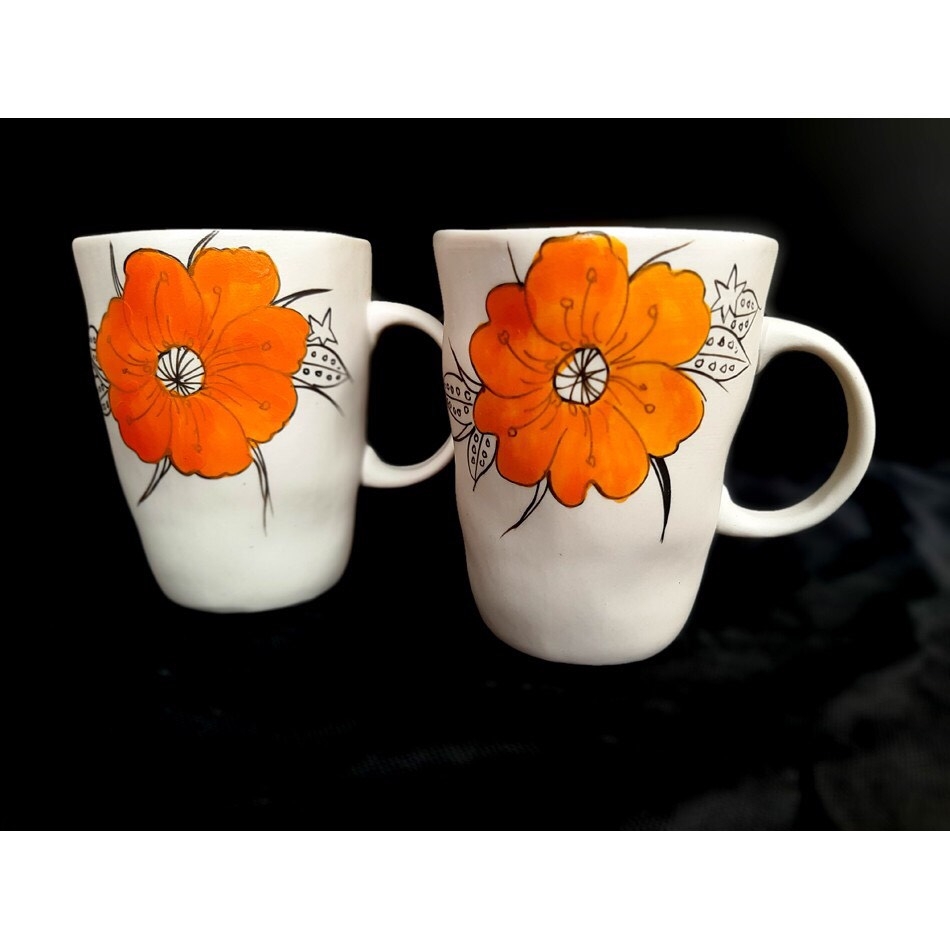 Hand-painted flower pattern distortion cup-Authentic Bat Trang