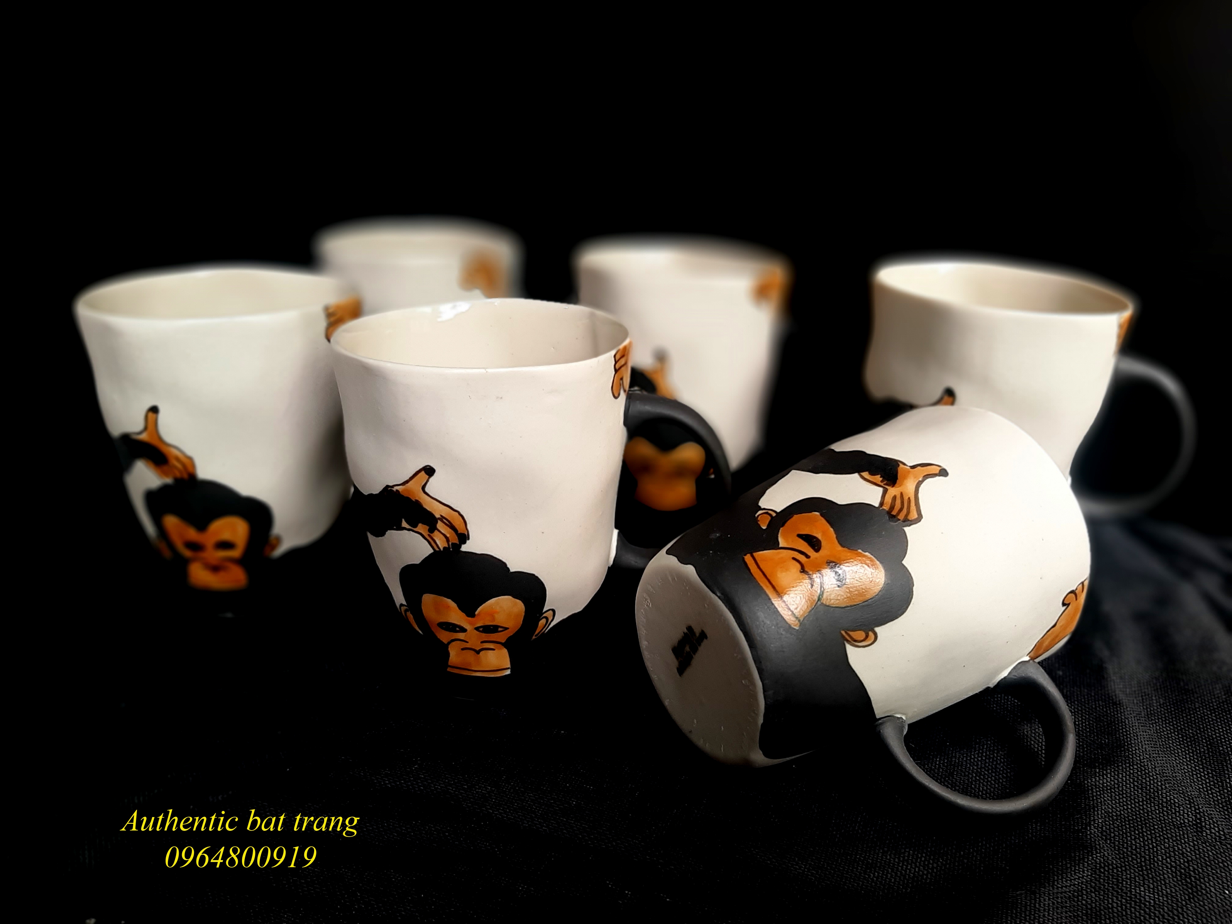 Monkey cups / Cốc  méo vẽ khỉ biểu cảm sản xuất tại xưởng authentic bat trang