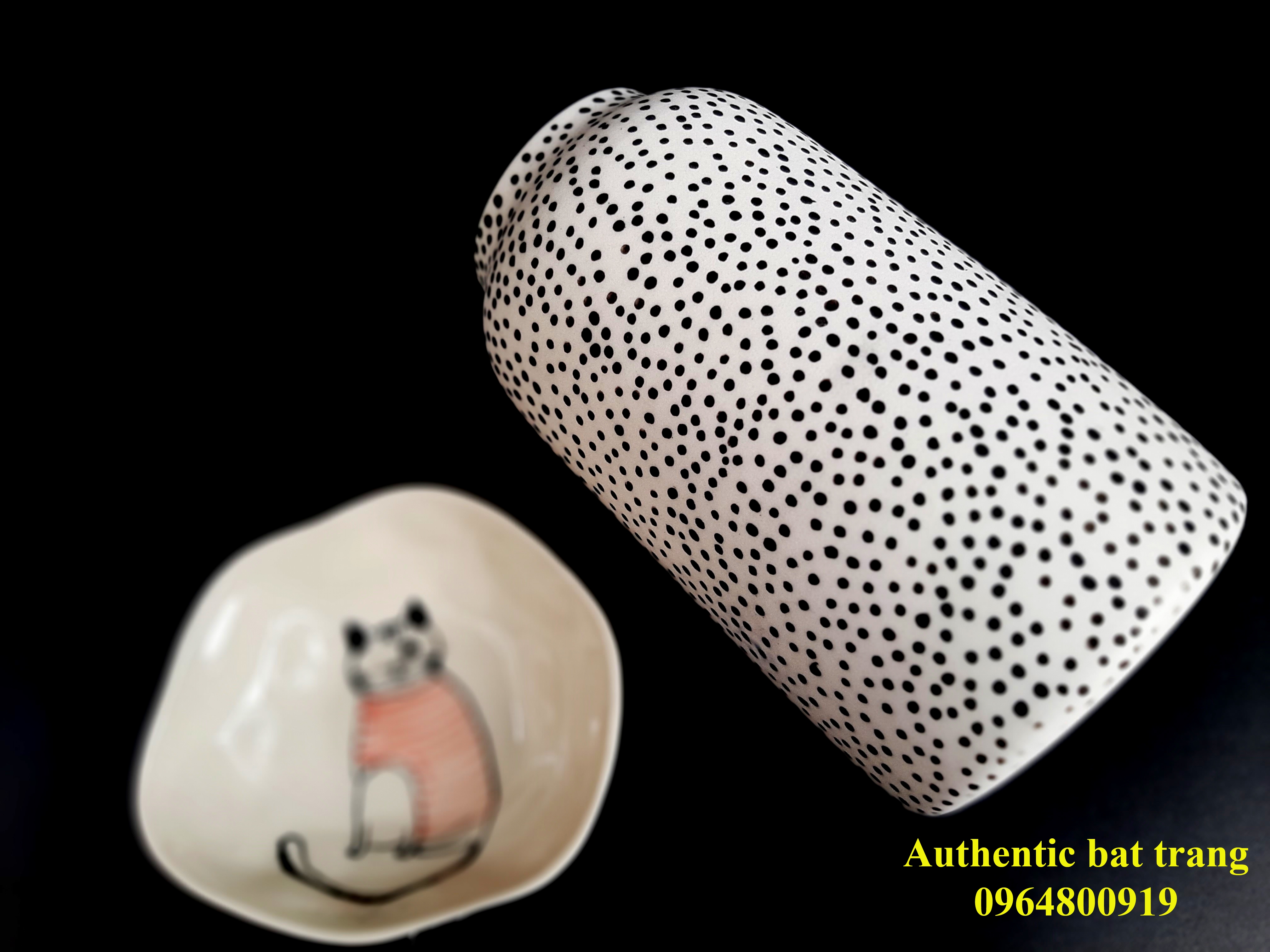 this vase was made by authentic bat trang ceramis/ lọ hoa này được sản xuất tại xưởng authentic bat trang
